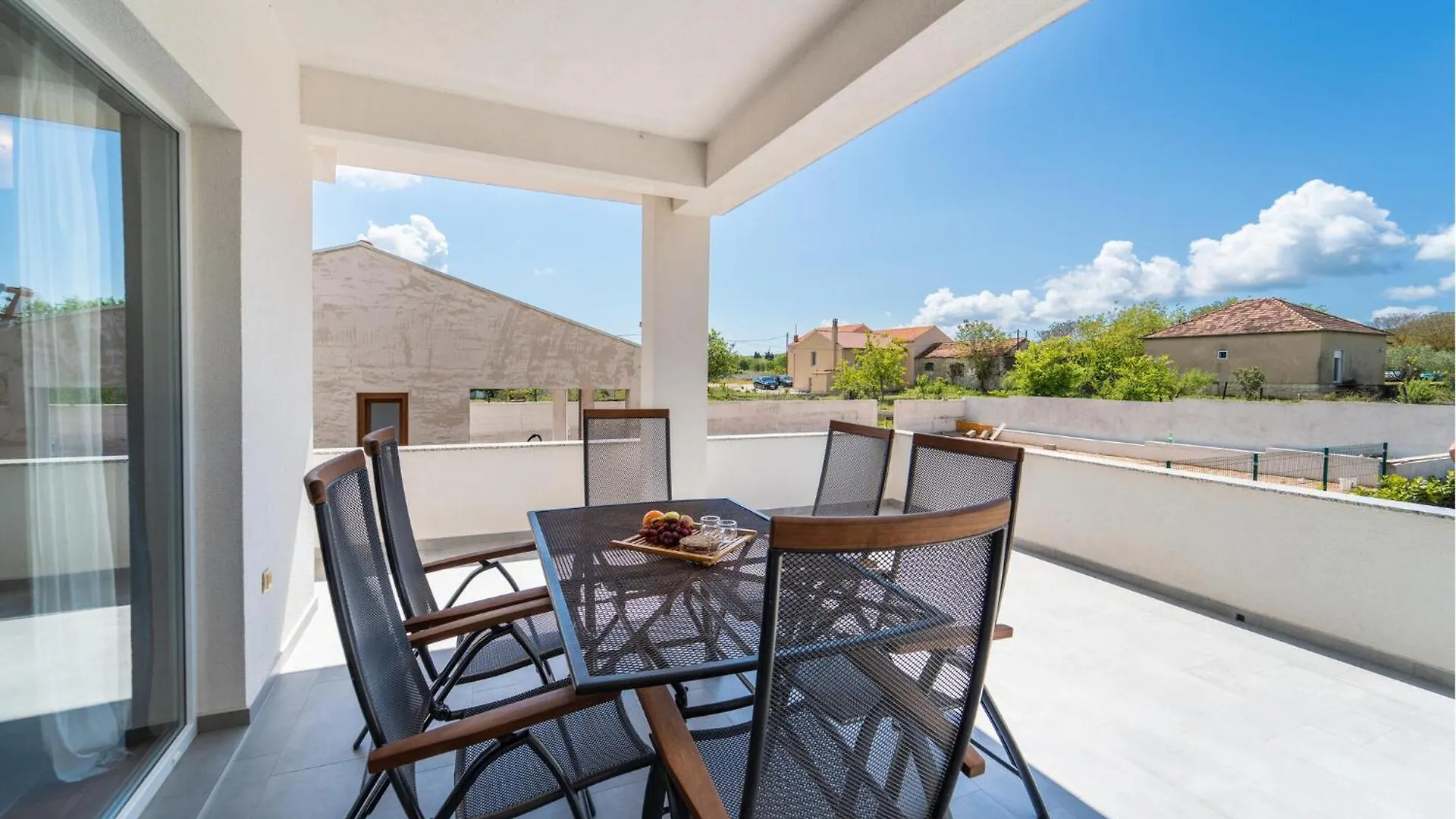 Holiday home Cozy Home In Glavica With Kitchen Donje Rastane